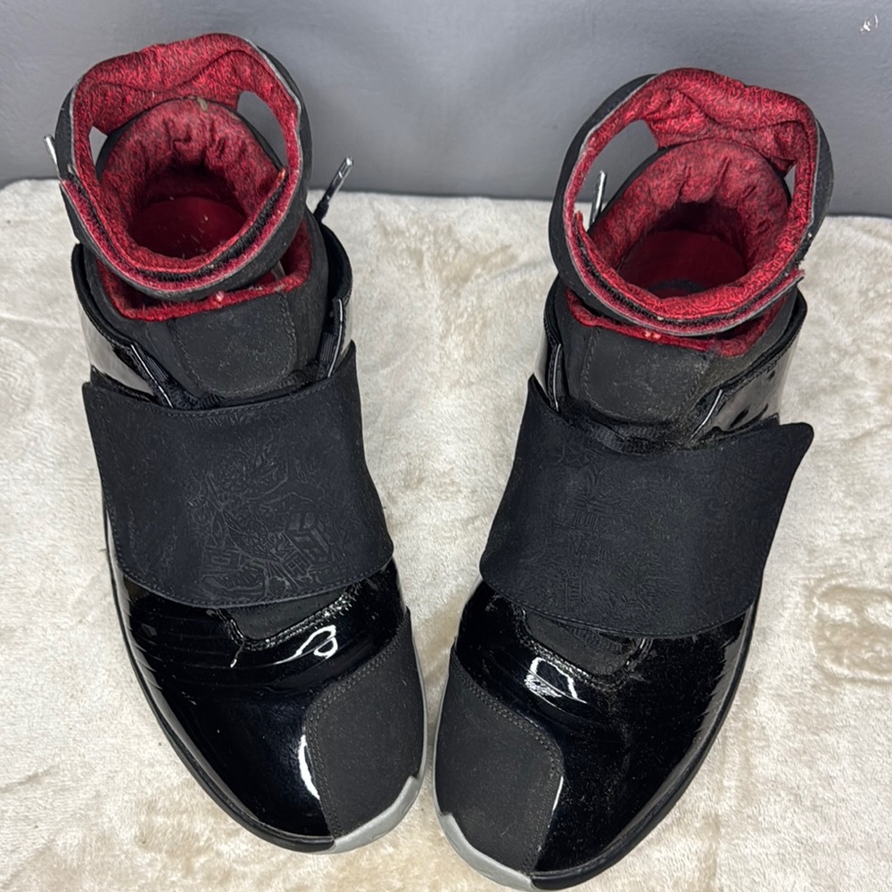 Stylish Black and Red Men’s Shoes